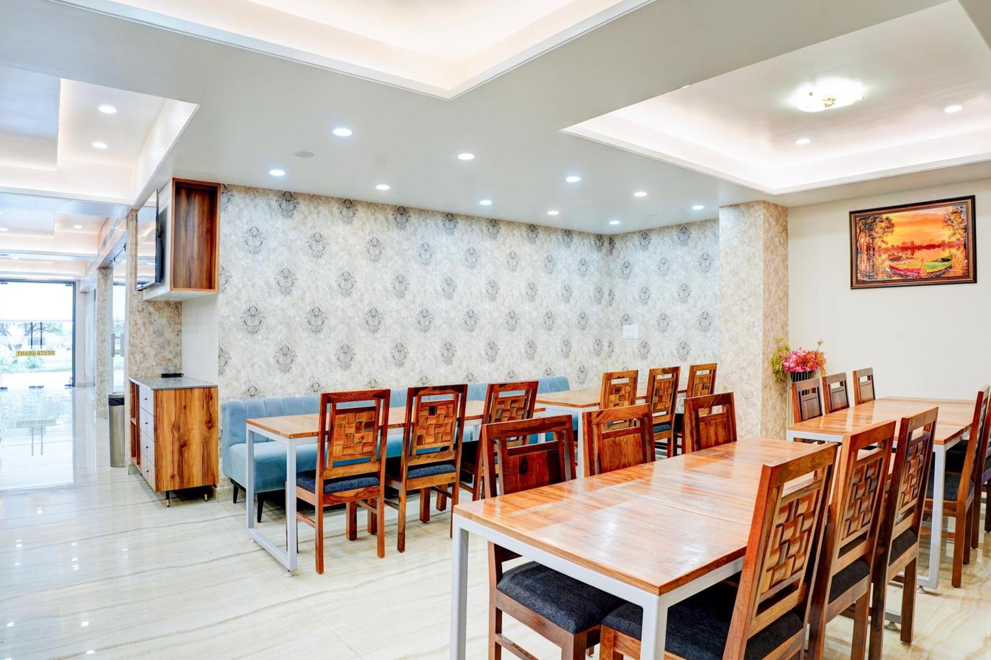Palette Patel Nagar Hotel Бопал Екстериор снимка