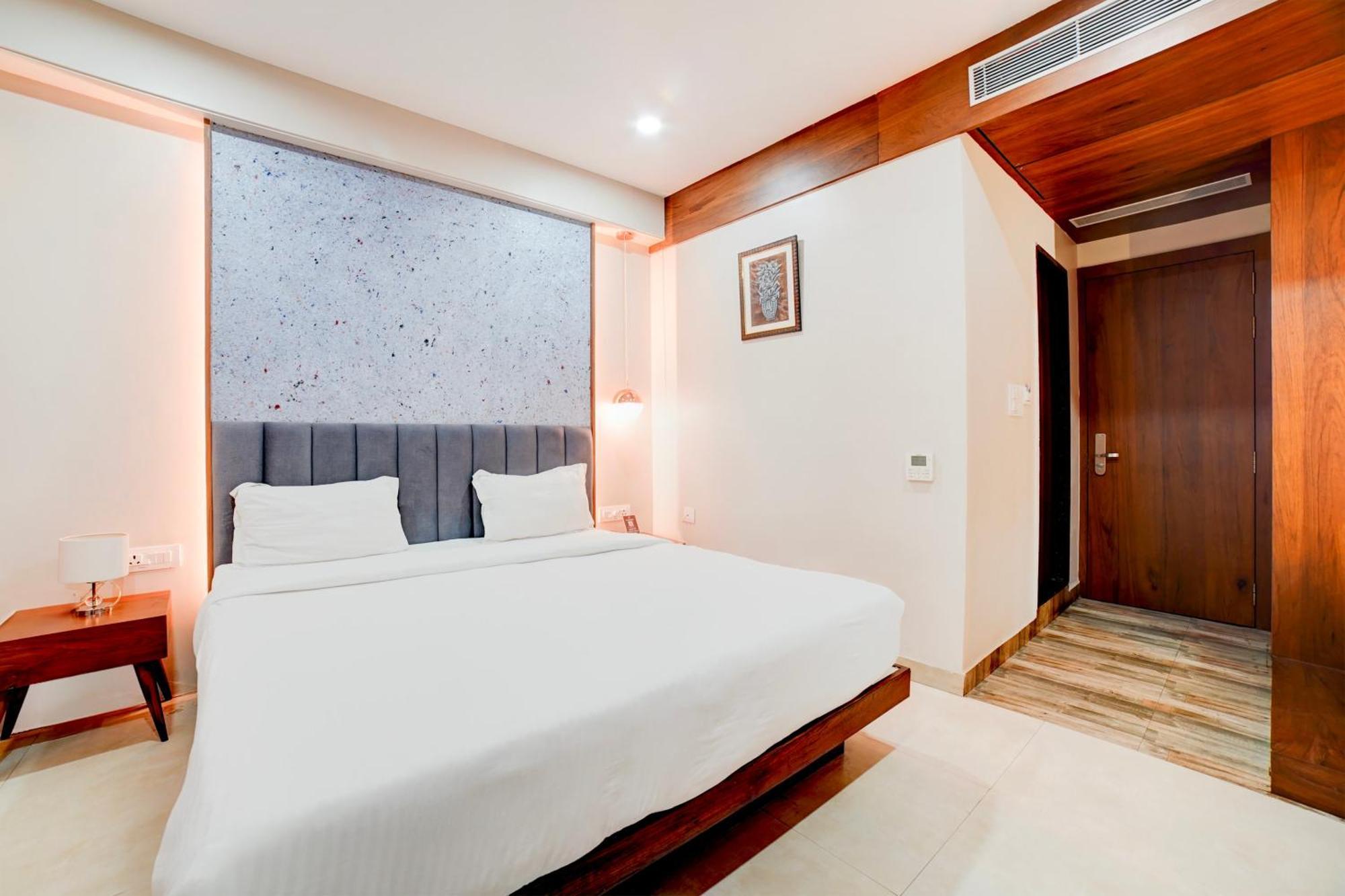 Palette Patel Nagar Hotel Бопал Екстериор снимка