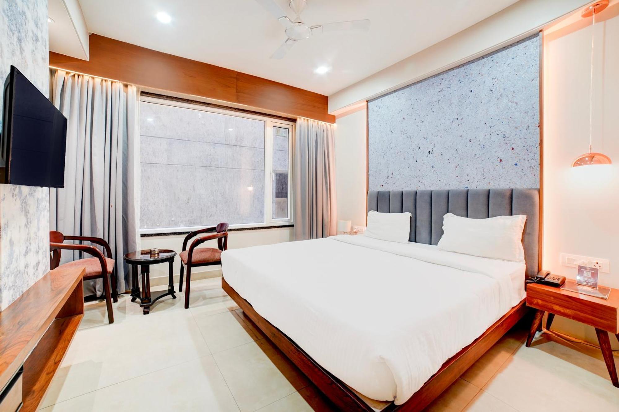 Palette Patel Nagar Hotel Бопал Екстериор снимка
